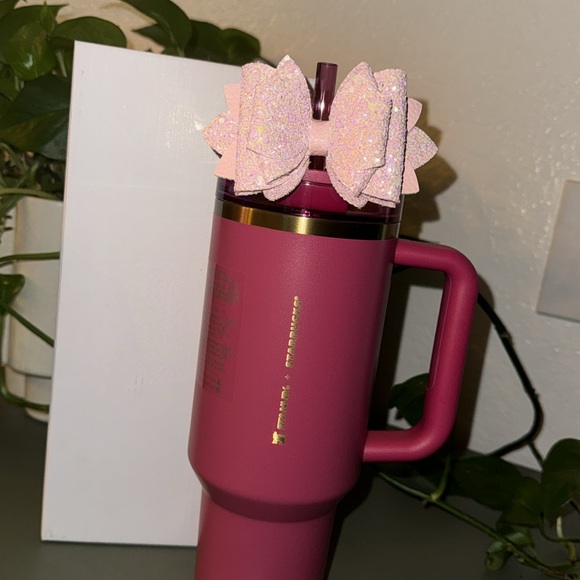 Stanley x starbucks Pink Tumbler with Glitter Bow - Picture 3 of 5